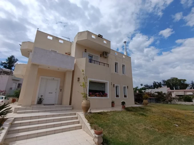 Villa in Isthmia