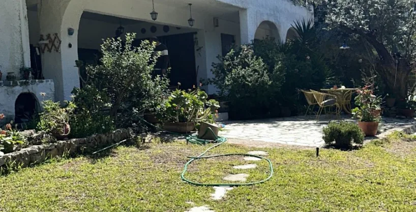 Villa with 3000m2 Land in Katakali