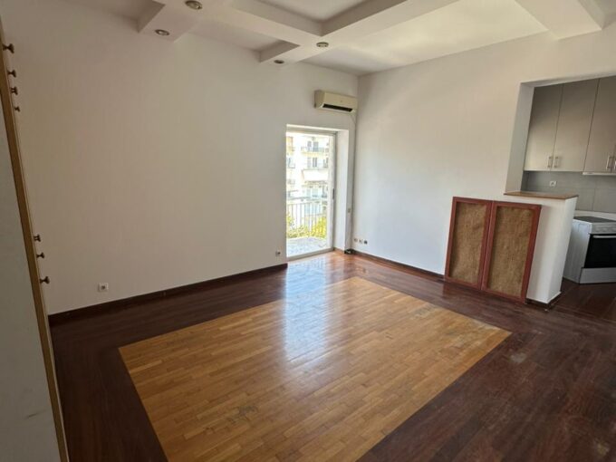 Apartment in Corinth Pedestrian Zone